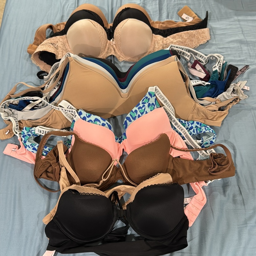 Victoria's Secret BRA BUNDLE EUC 34A/ 32B